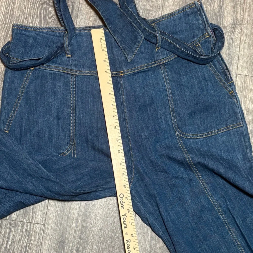 Anthropologie Pilcro High Rise Wide Leg Cropped Belted Jeans Blue Denim size 32